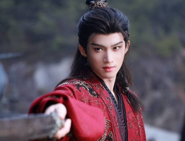 Yan An in Veil of Shadows showing mysterious character expression