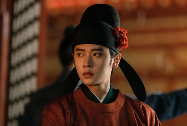 Cheng Lei as the wheelchair-bound prince Mo Xiuyao in The First Jasmine