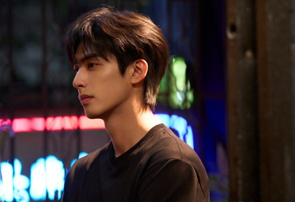 Song Weilong as Chen Yi in the Chinese romance drama Love for You (2026)